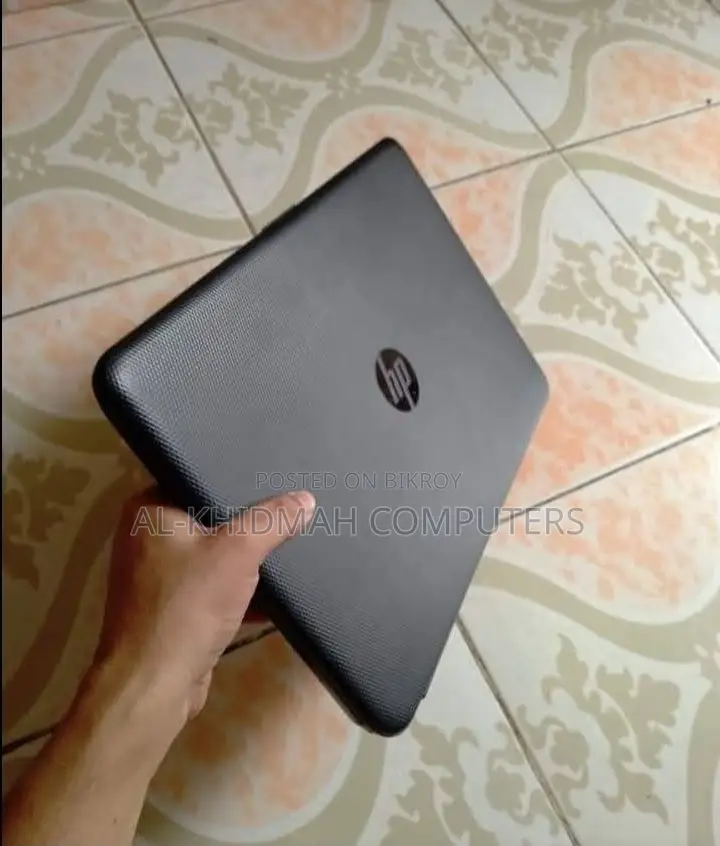 HP Core i3 5th Gen Laptop, 4GB RAM, 1000GB Hard Disk, Courier delivery available.