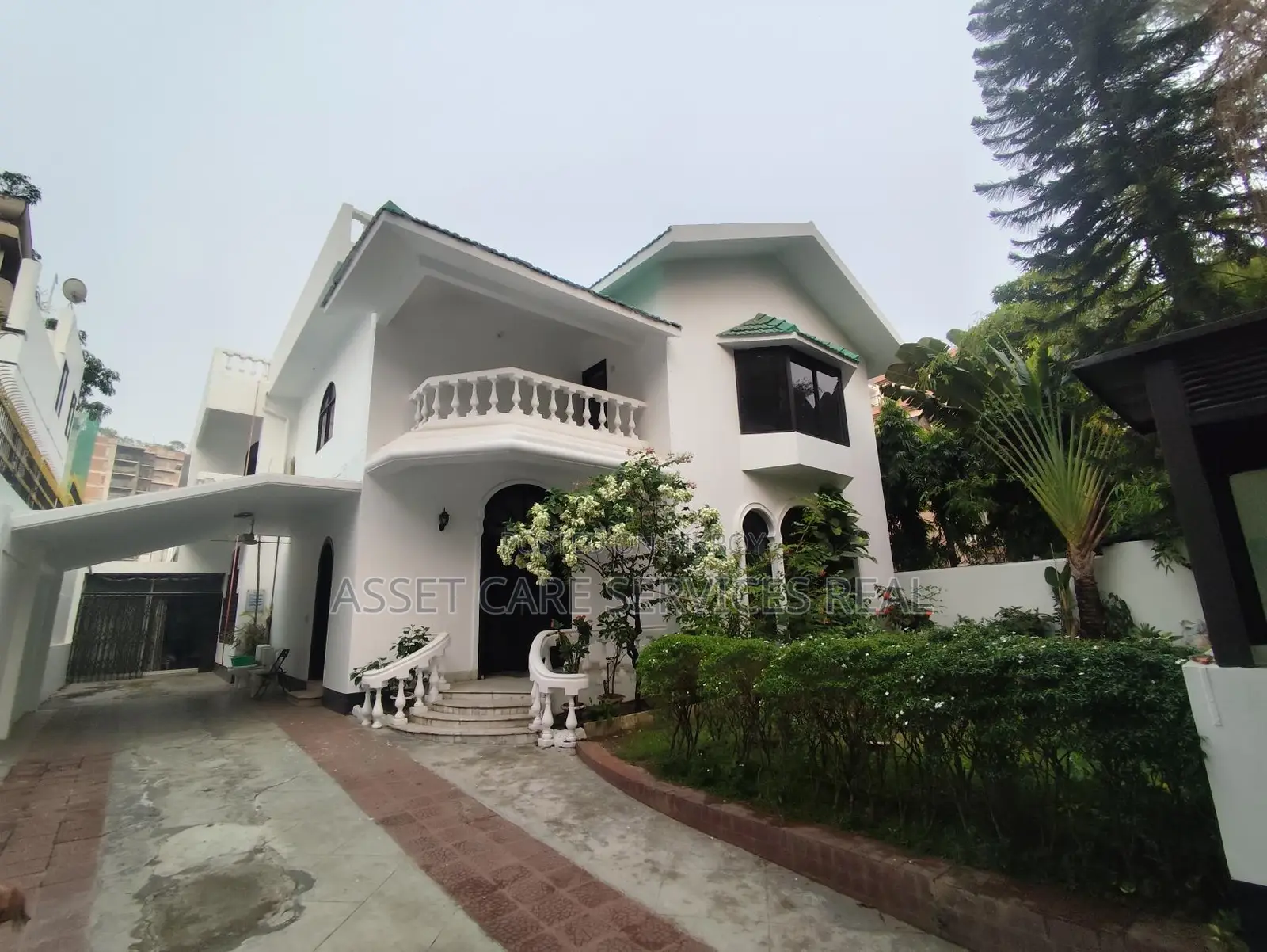 উত্তর গুলশানে ৮০০০ বর্গফুটের ইন্ডিপেন্ডেন্ট হাউস ভাড়া