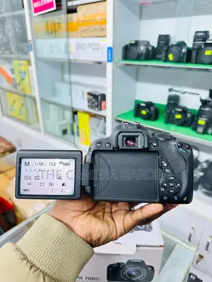 Canon 700D with 18-55mm lens (Boxed)