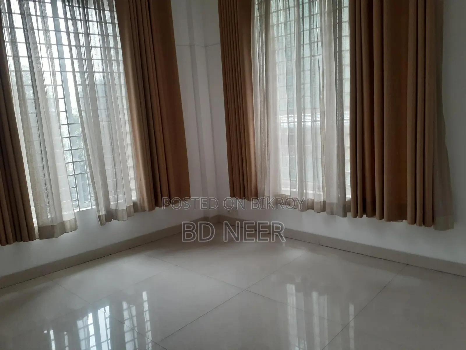 Semi furnished 4Bed Luxury Flat Rent Gulshan-2 North