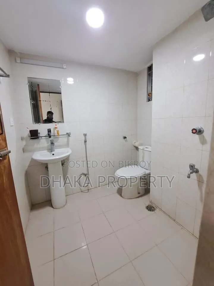 Un-Furnished 2800Sqft Apartment Rent in Gulshan