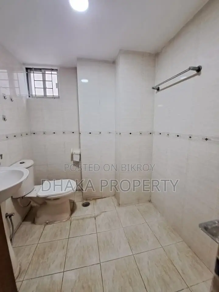 Un-Furnished 2800Sqft Apartment Rent in Gulshan