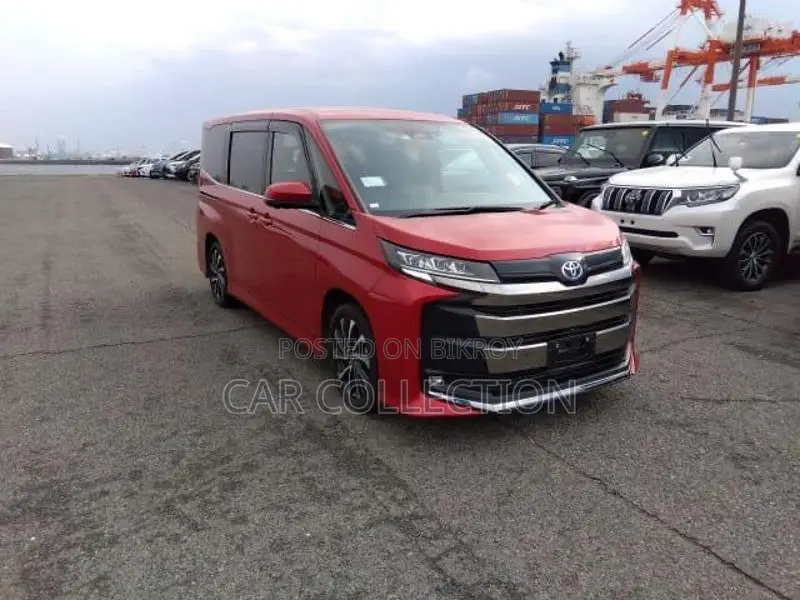 Toyota Voxy S-G 2022