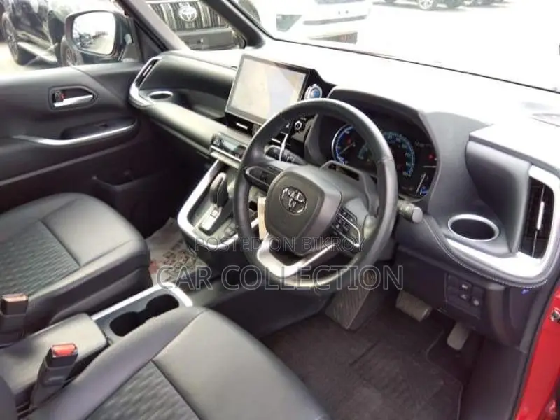 Toyota Voxy S-G 2022