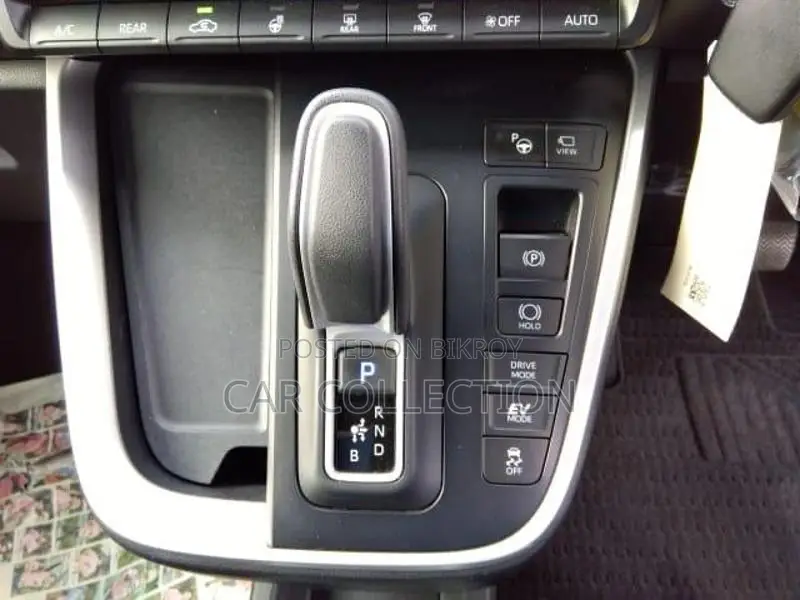 Toyota Voxy S-G 2022