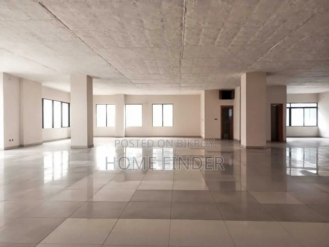 গুলশান ২-এ ১০,০০০ বর্গফুটের এক্সক্লুসিভ কমার্শিয়াল ফ্লোর ভাড়া