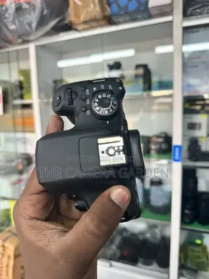 canon 750d body 100% fresh