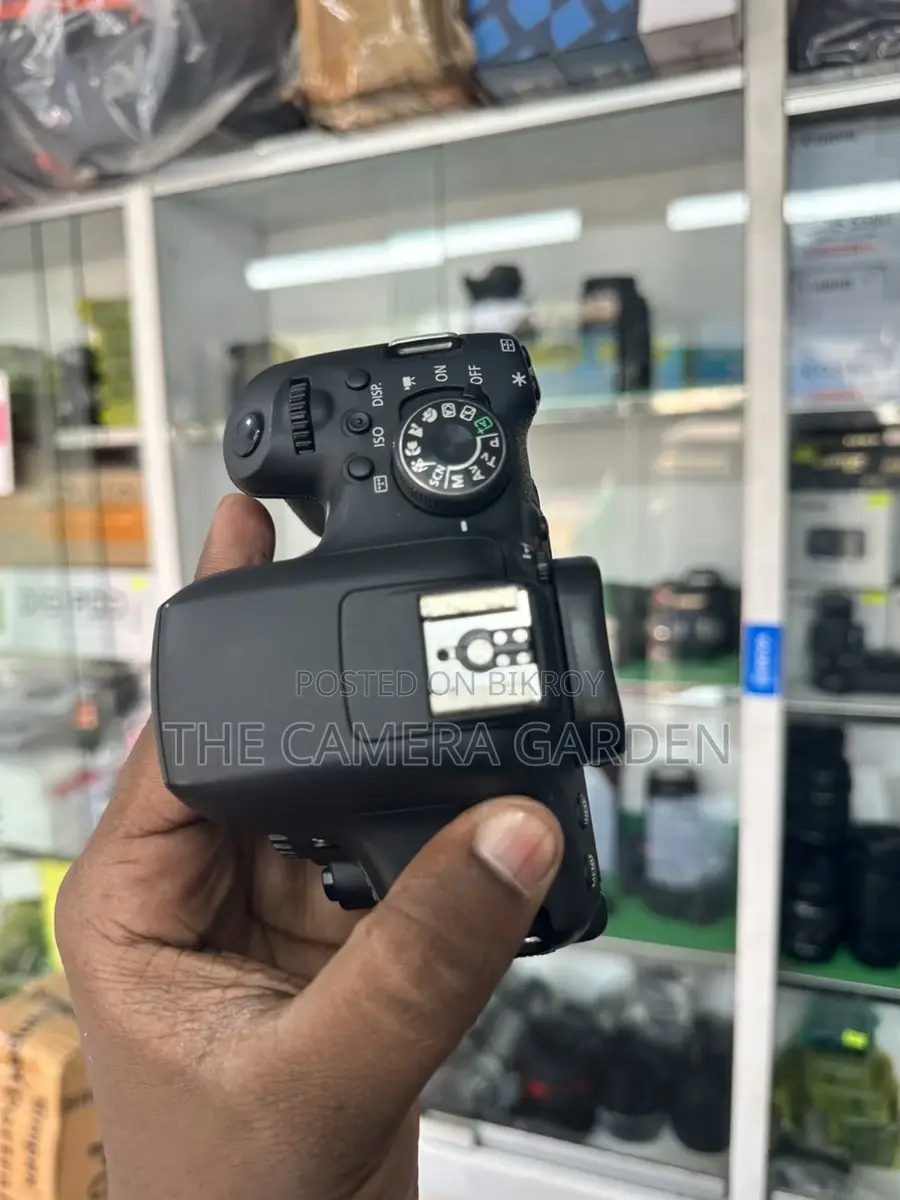 canon 750d body 100% fresh