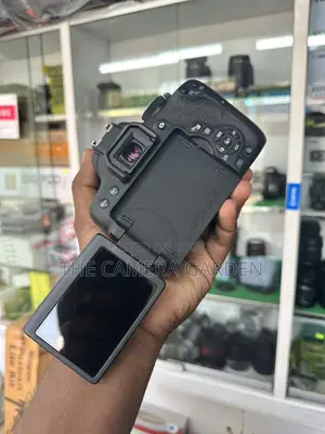 canon 750d body 100% fresh