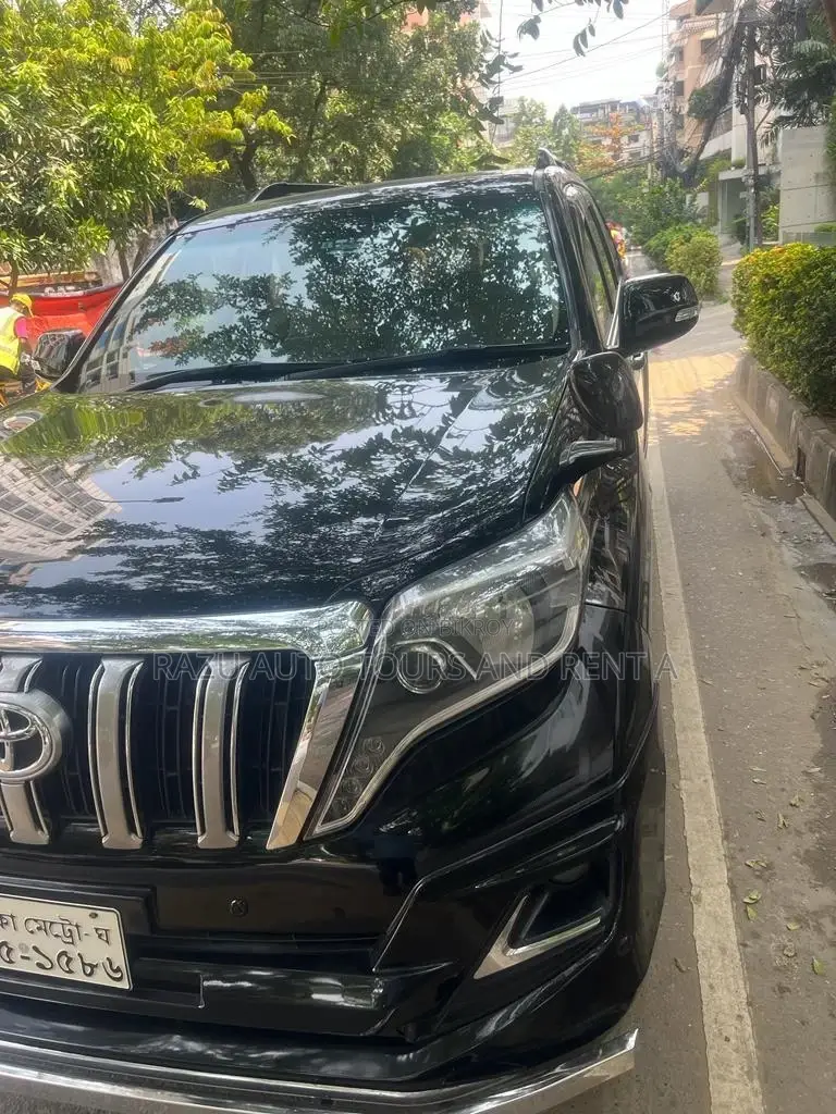 প্রাডো কার রেন্ট