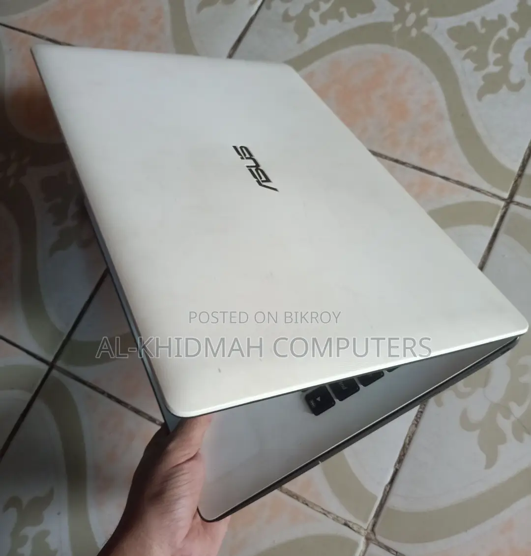 Asus 6th Gen Laptop (4GB RAM, 128GB SSD) Very Low Price.