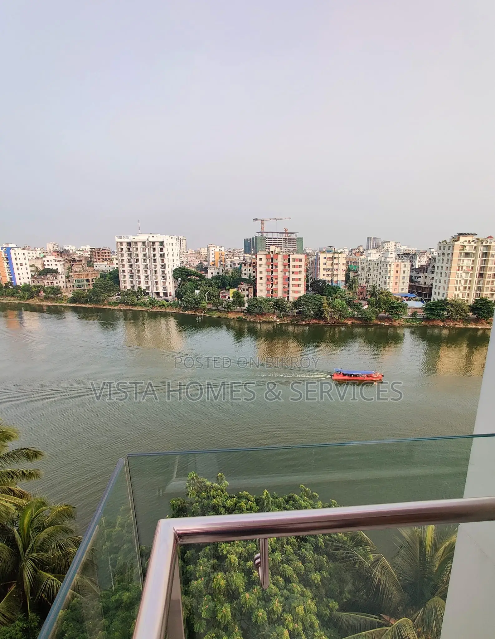 লেক ভিউ ফ্ল্যাট (২ ইউনিট একসাথে) গুলশানে অফিস/এক্সপ্যাটদের জন্য আদর্শ