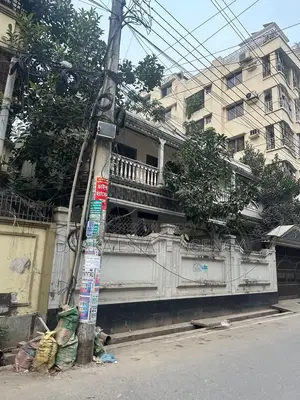 Gulshan 10 Katha South-Facing Land for Sale