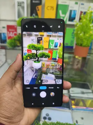 Motorola Edge 2022 5G 144hz (Used)