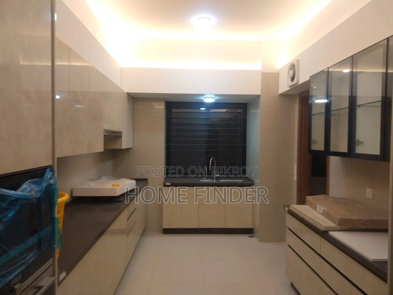 For Rental purpose beautiful 3900 SQFT flat is now up to Rent in Gulshan