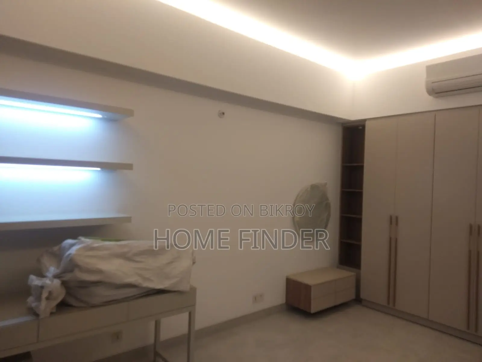For Rental purpose beautiful 3900 SQFT flat is now up to Rent in Gulshan