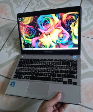 স্যামসাং মিনি ল্যাপটপ