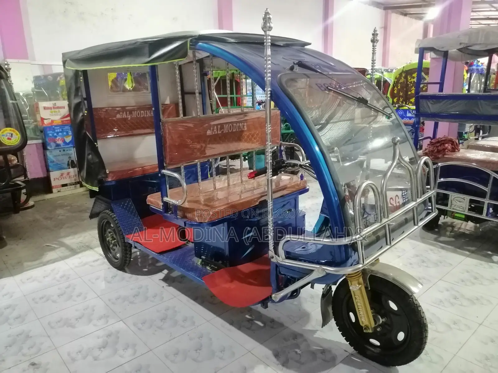 মডেল নাম্বার_ 819_মুভিং ইজিবাইক বোরাক-শো