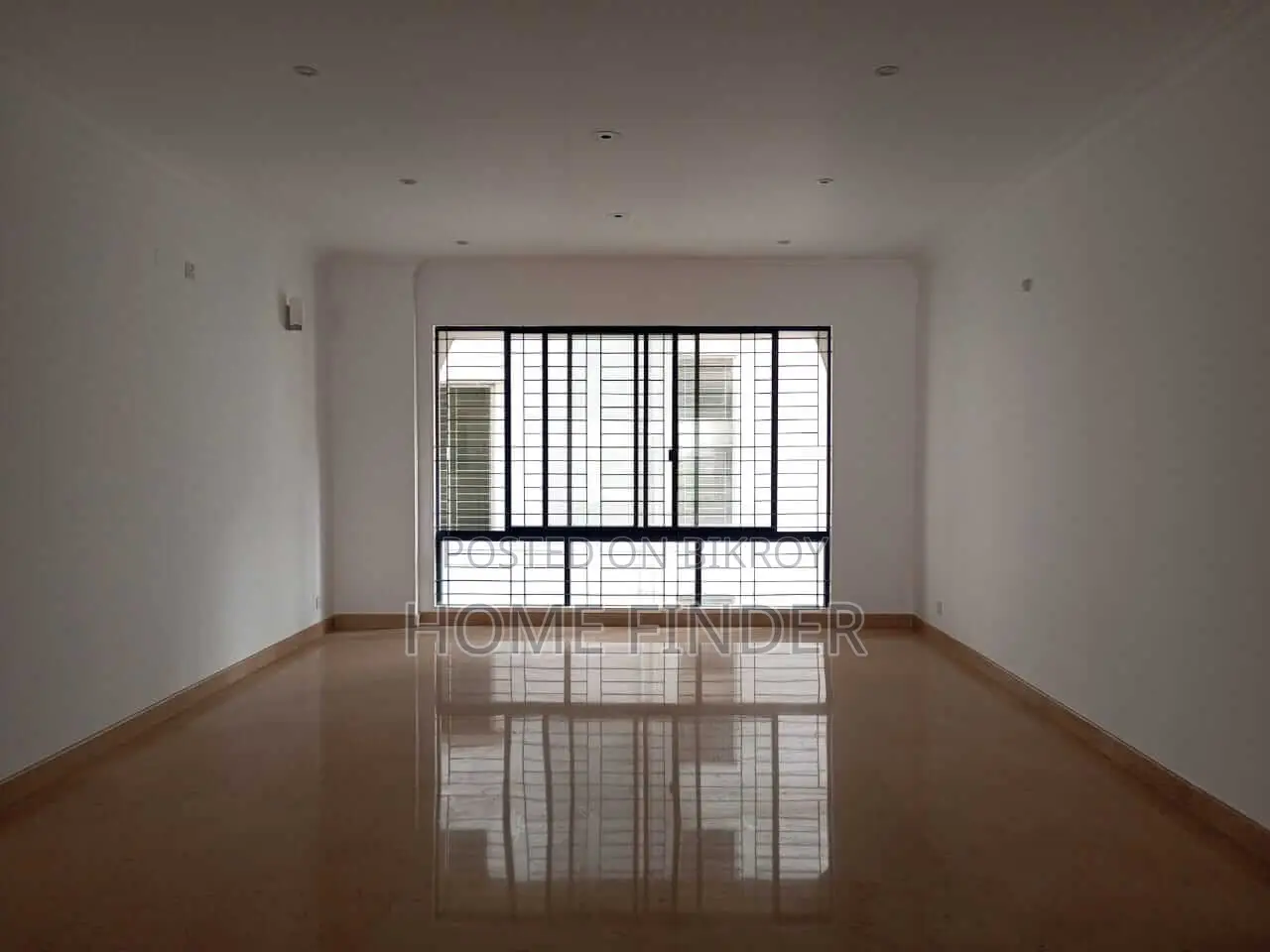A Nice And Comfortable Apartment Of 4500 Sq Ft Is up For Rent in Gulshan
