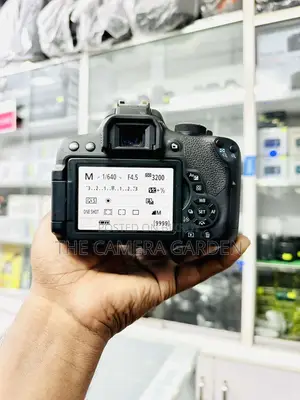 Canon 750D with 18-55mm Lens