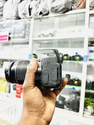 Canon 750D with 18-55mm Lens