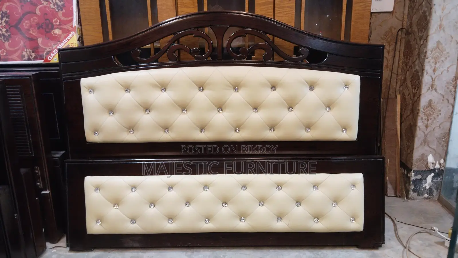 New Bed 5/7 & 6/7 Feet Leather M # 412