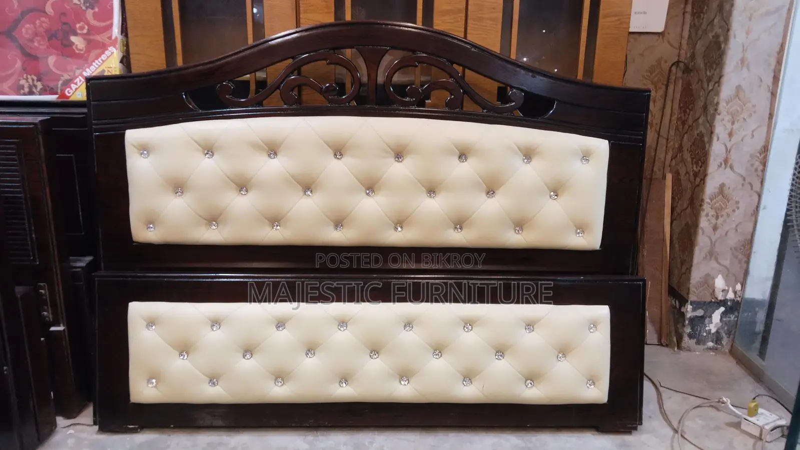 New Bed 5/7 & 6/7 Feet Leather M # 412