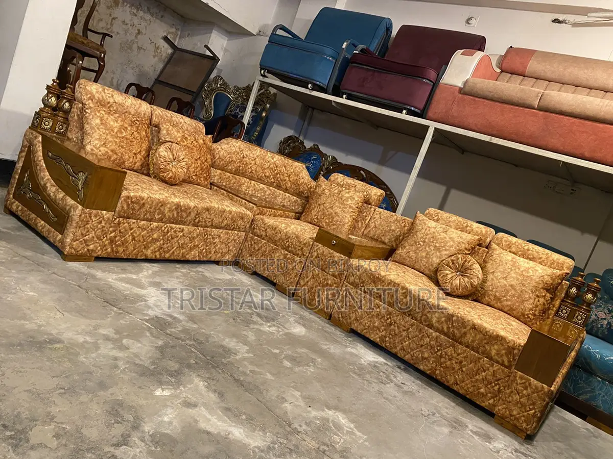নতুন রুপে কফি টেবিল সহ কর্নার সোফা সেট