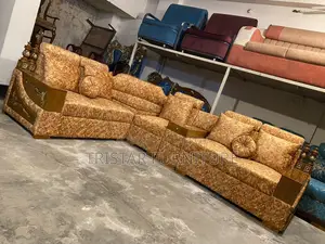 নতুন রুপে কফি টেবিল সহ কর্নার সোফা সেট