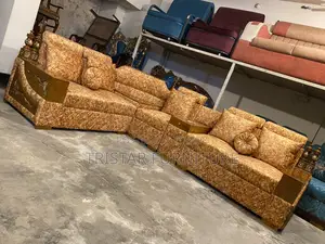 নতুন রুপে কফি টেবিল সহ কর্নার সোফা সেট