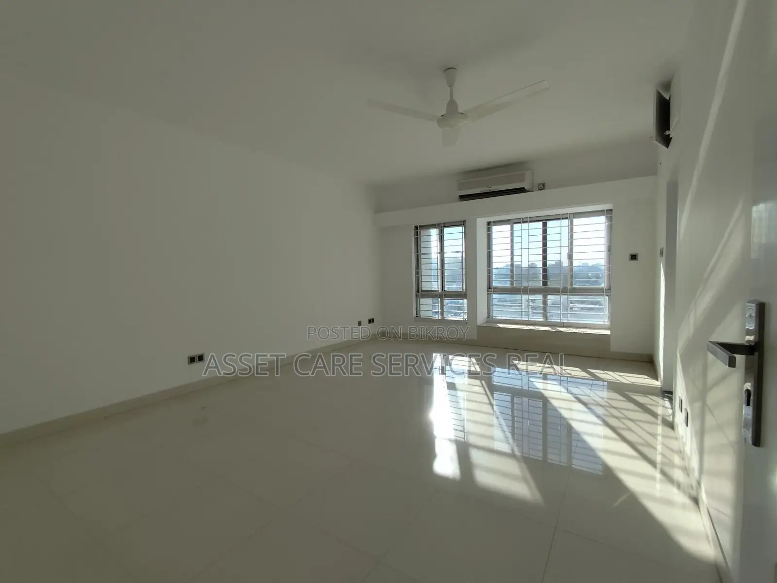 Gym-Pool Facilities 4Bed Big Apartment Rent Baridhara Diplomatic Zone