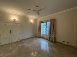 Lake Viwe Mordan New Flat Rent In Gulshan 1