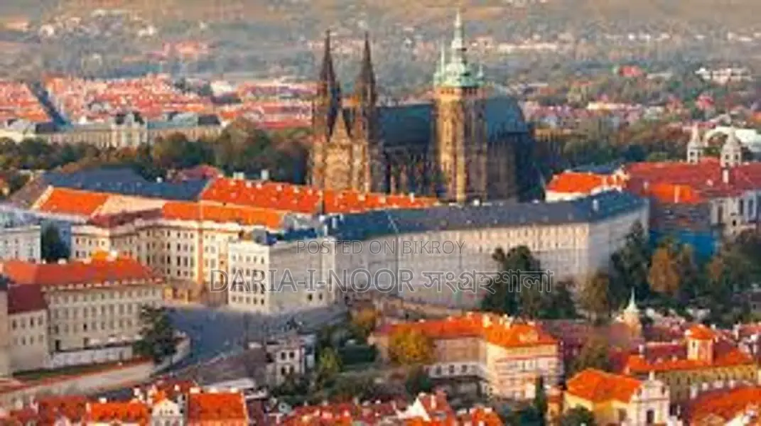 বিনামূল্যে শেনজেন অন্তর্ভুক্ত Czech Charles University তে ভর্তি