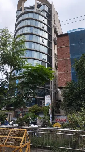 মাসিক সাড়ে পাঁচ লাখ টাকা আয়ের সুযোগে ধানমন্ডিতে Commercial Space বিক্রি