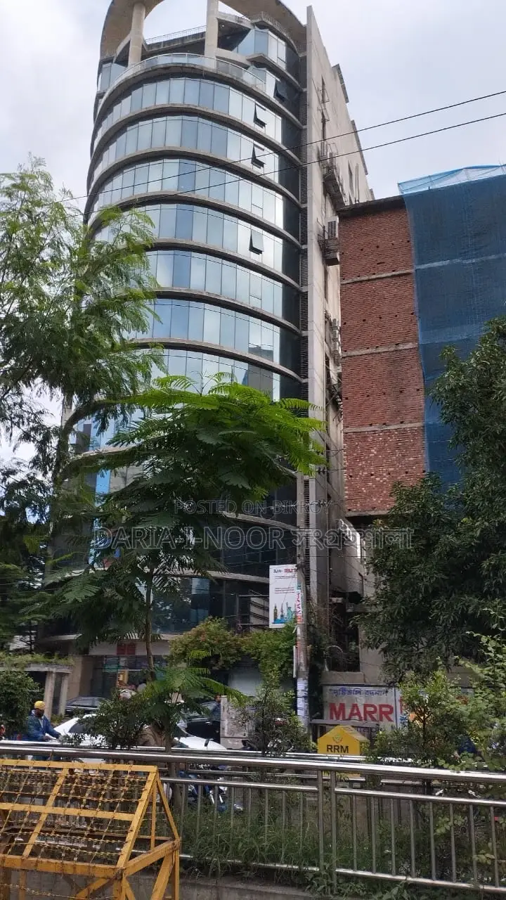 মাসিক সাড়ে পাঁচ লাখ টাকা আয়ের সুযোগে ধানমন্ডিতে Commercial Space বিক্রি