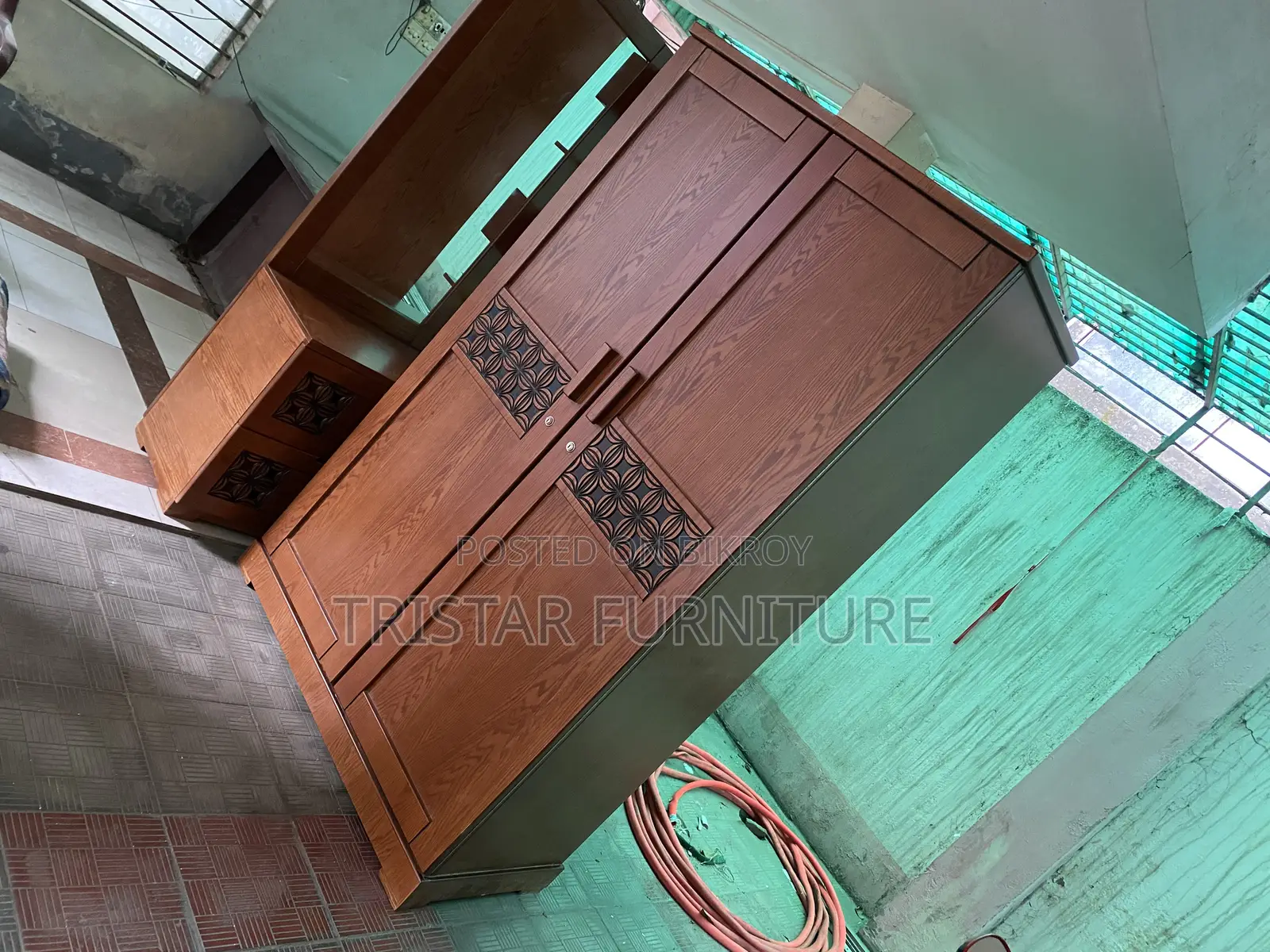Veneer Wooden Almirah AL42F