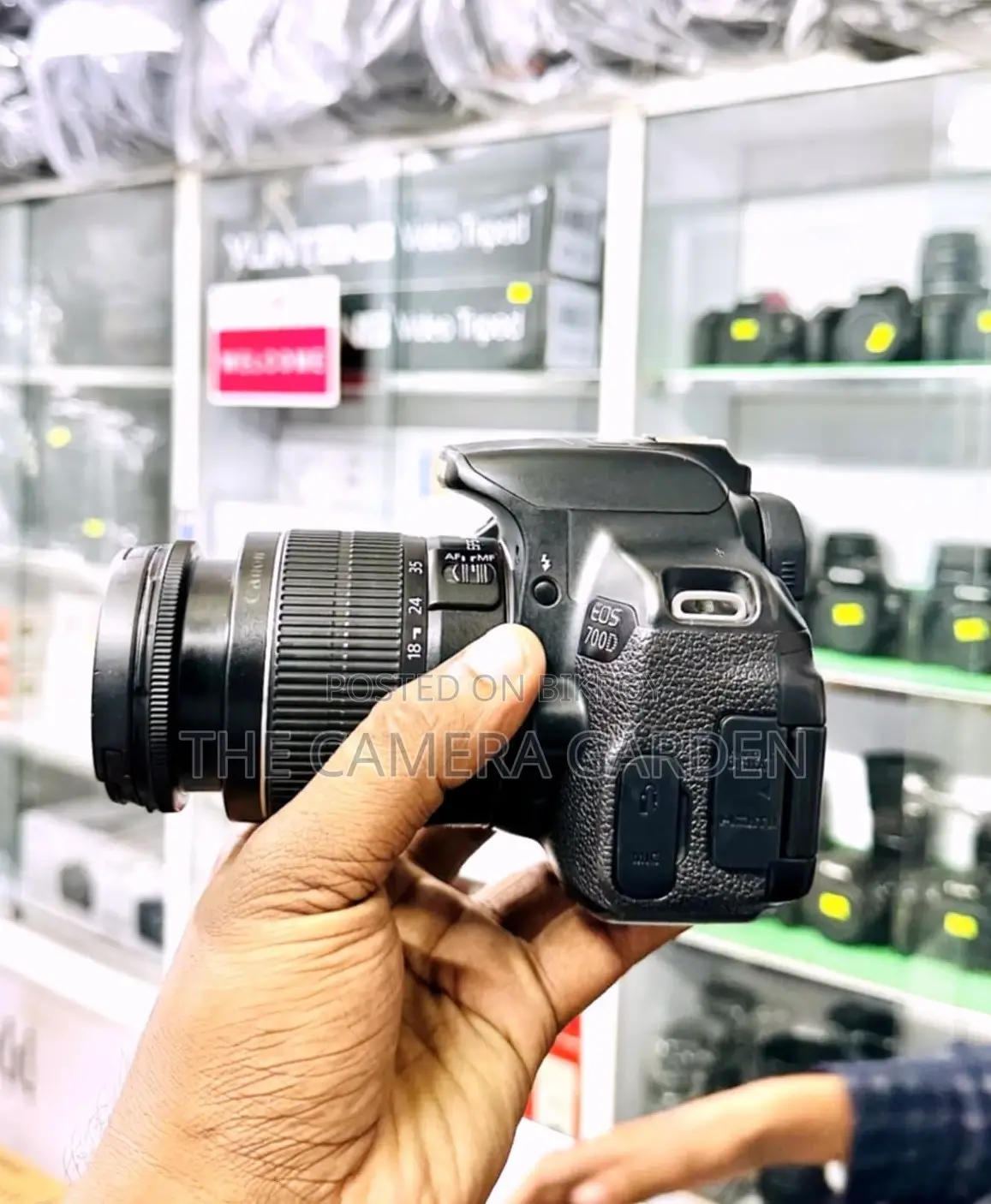 Canon 700D with 18-55mm IS Kit Lens