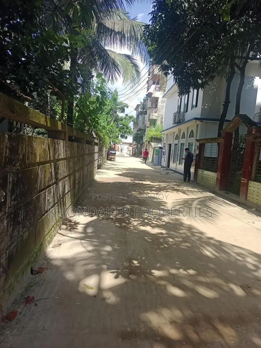 ৪০% কমে ঢাকা সিটি কর্পোরেশনের ৪৬ নম্বর ওয়ার্ডে ফ্ল্যাটের মালিক হন।