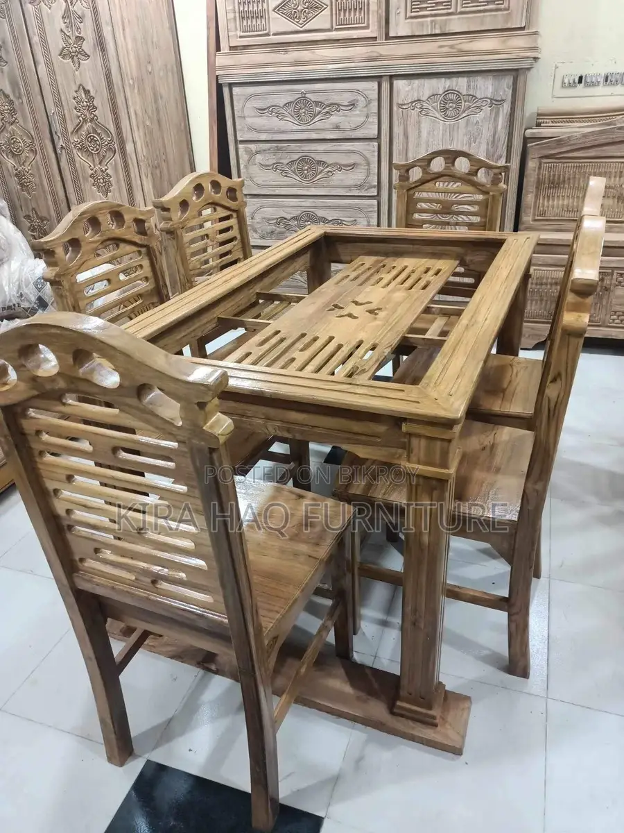 Dining Table at 17% Discount with 1-Year EMI