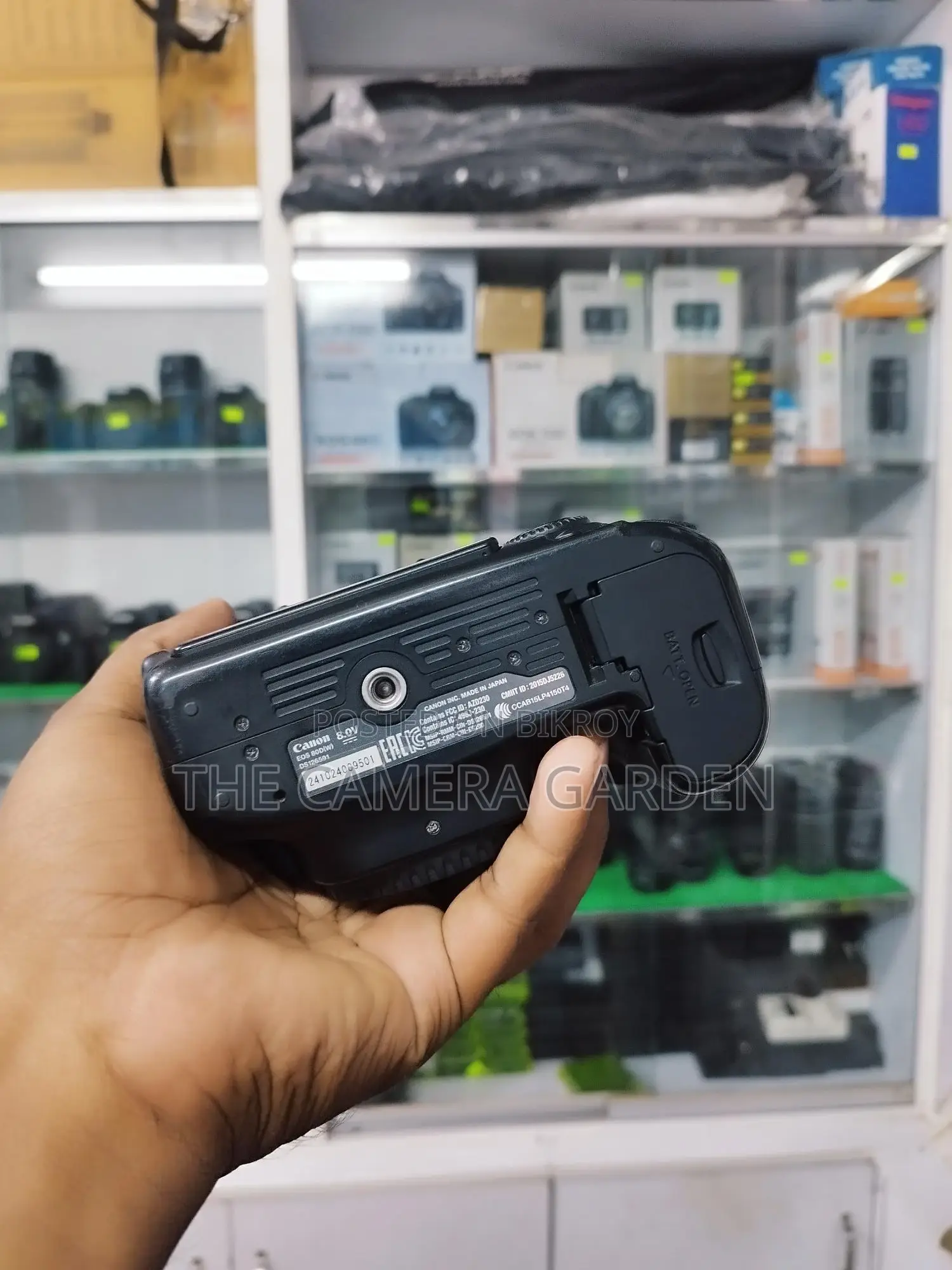 canon 80d body