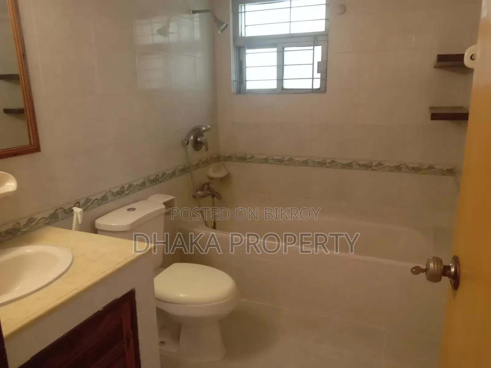 Semi Furnished 4 Beded Apartment Rent in Gulshan