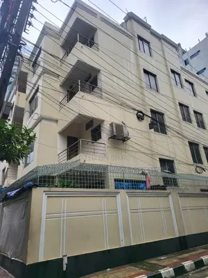 উত্তরা Airport Road সংলগ্ন Corner Plot এ পাচঁ কাঠা জমিতে পাঁচ তলা বাড়ী