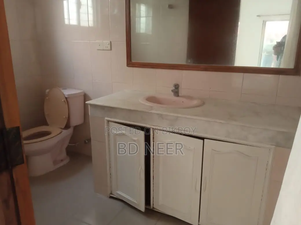 Nice Looking Unfurnish 3 Bed Room Apt Rent in Banani North