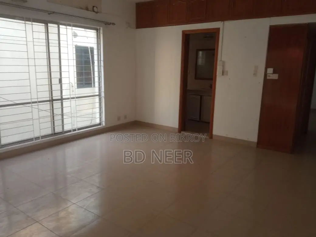Nice Looking Unfurnish 3 Bed Room Apt Rent in Banani North
