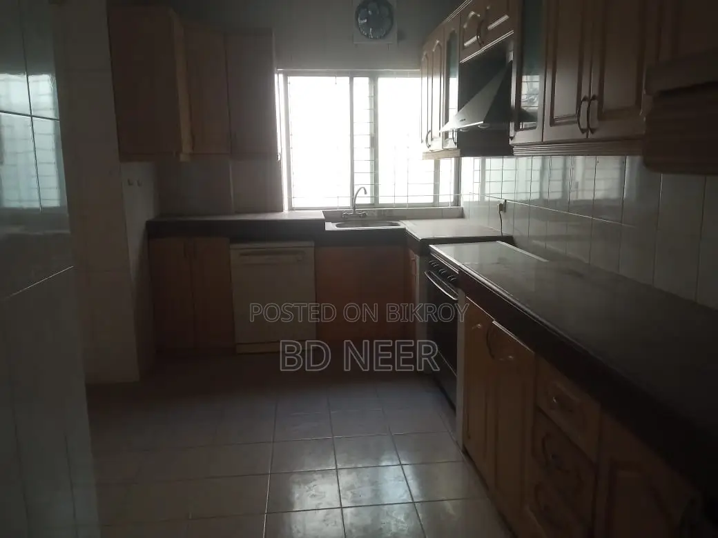 Nice Looking Unfurnish 3 Bed Room Apt Rent in Banani North