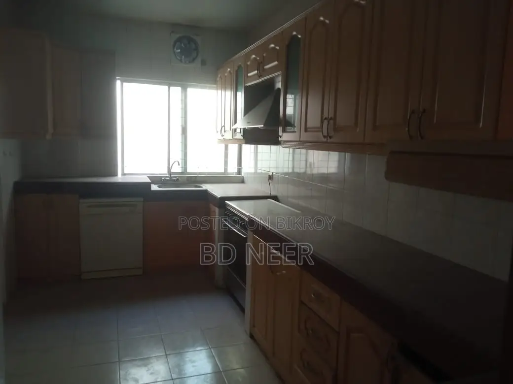 Nice Looking Unfurnish 3 Bed Room Apt Rent in Banani North