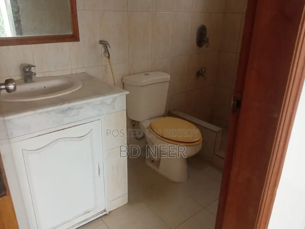 Nice Looking Unfurnish 3 Bed Room Apt Rent in Banani North