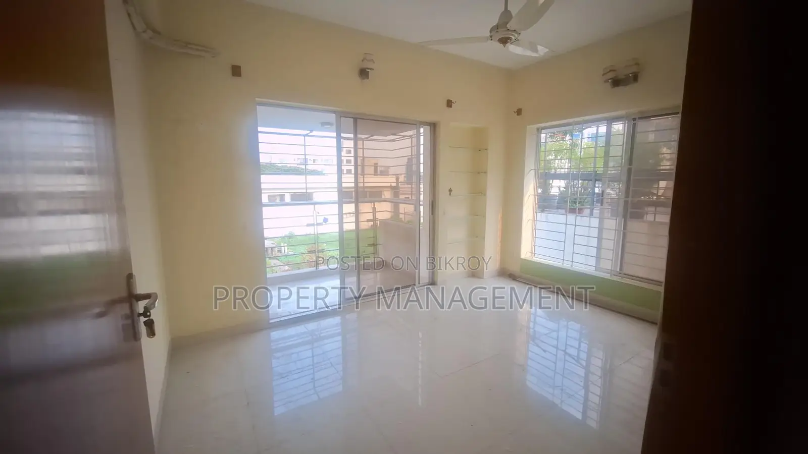 Rent a 3300 Sqft Office Space in Gulshan 1 with a Nice View