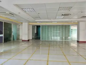 বনানীতে ৬০০০ বর্গফুটের ওপেন সেমি-ফার্নিশড কমার্শিয়াল স্পেস ভাড়া