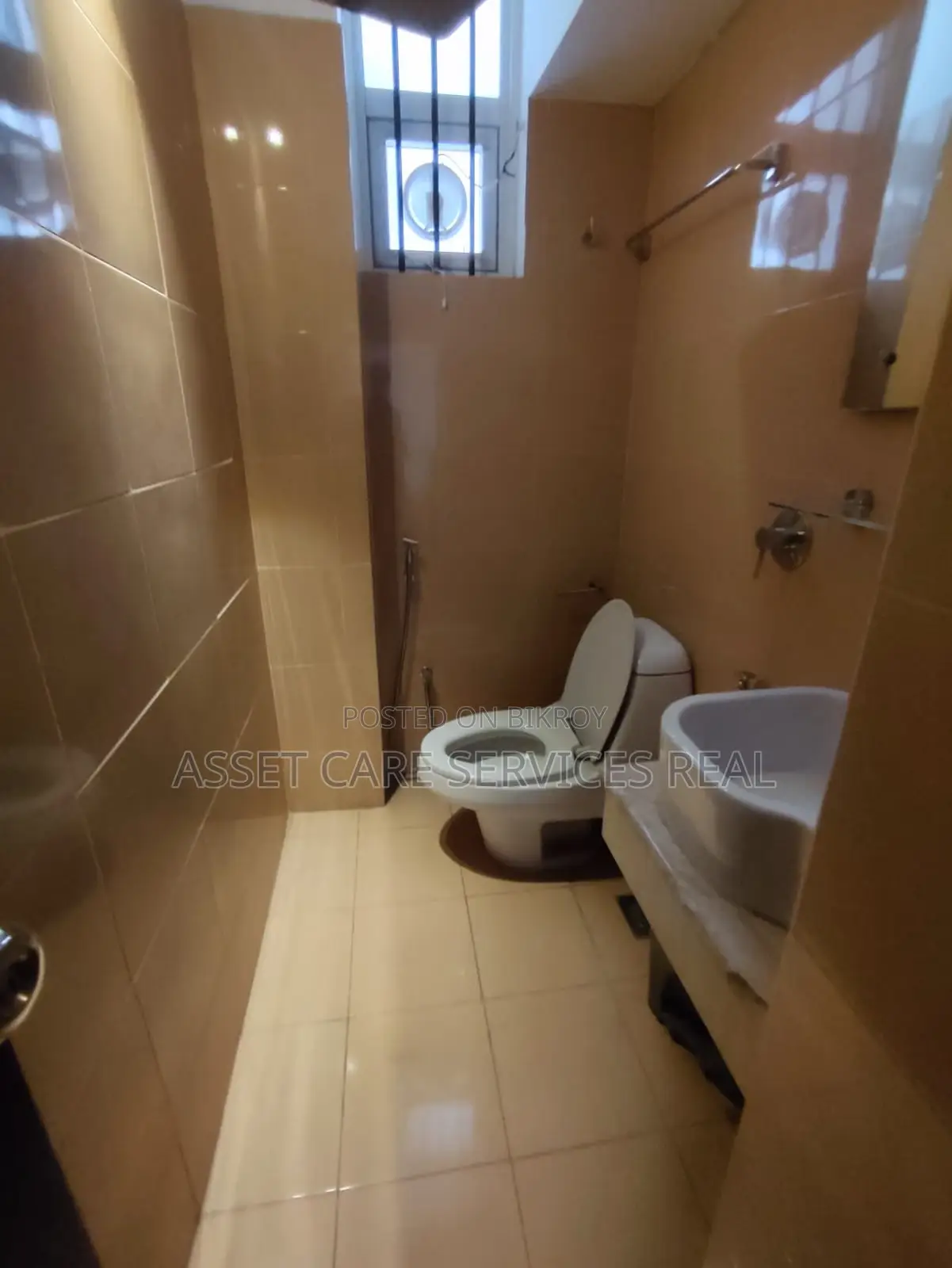 Lake View 4-Bed Fully Furnished Apartment For Rent In Gulshan